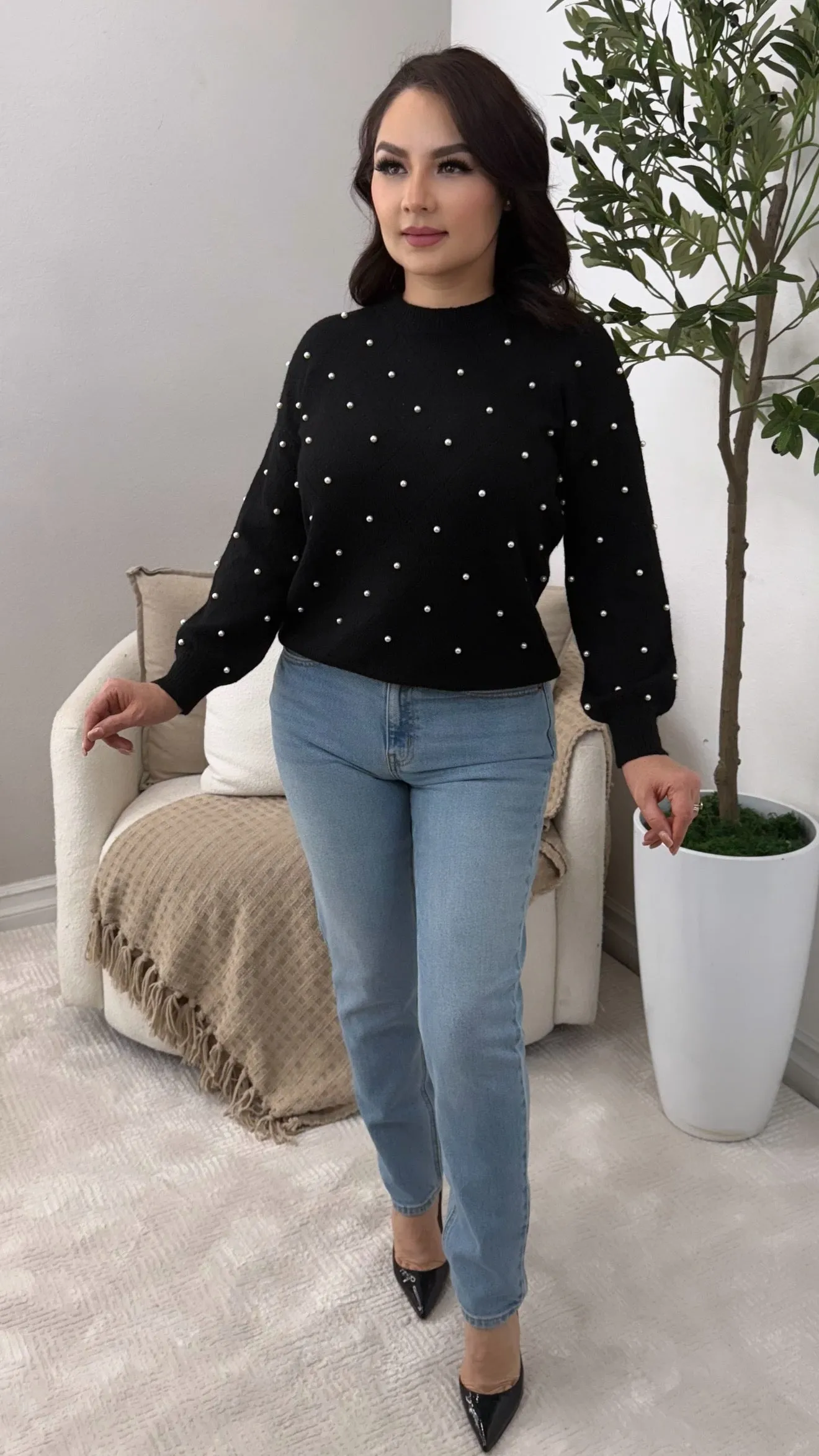 ASPEN BLACK SWEATER