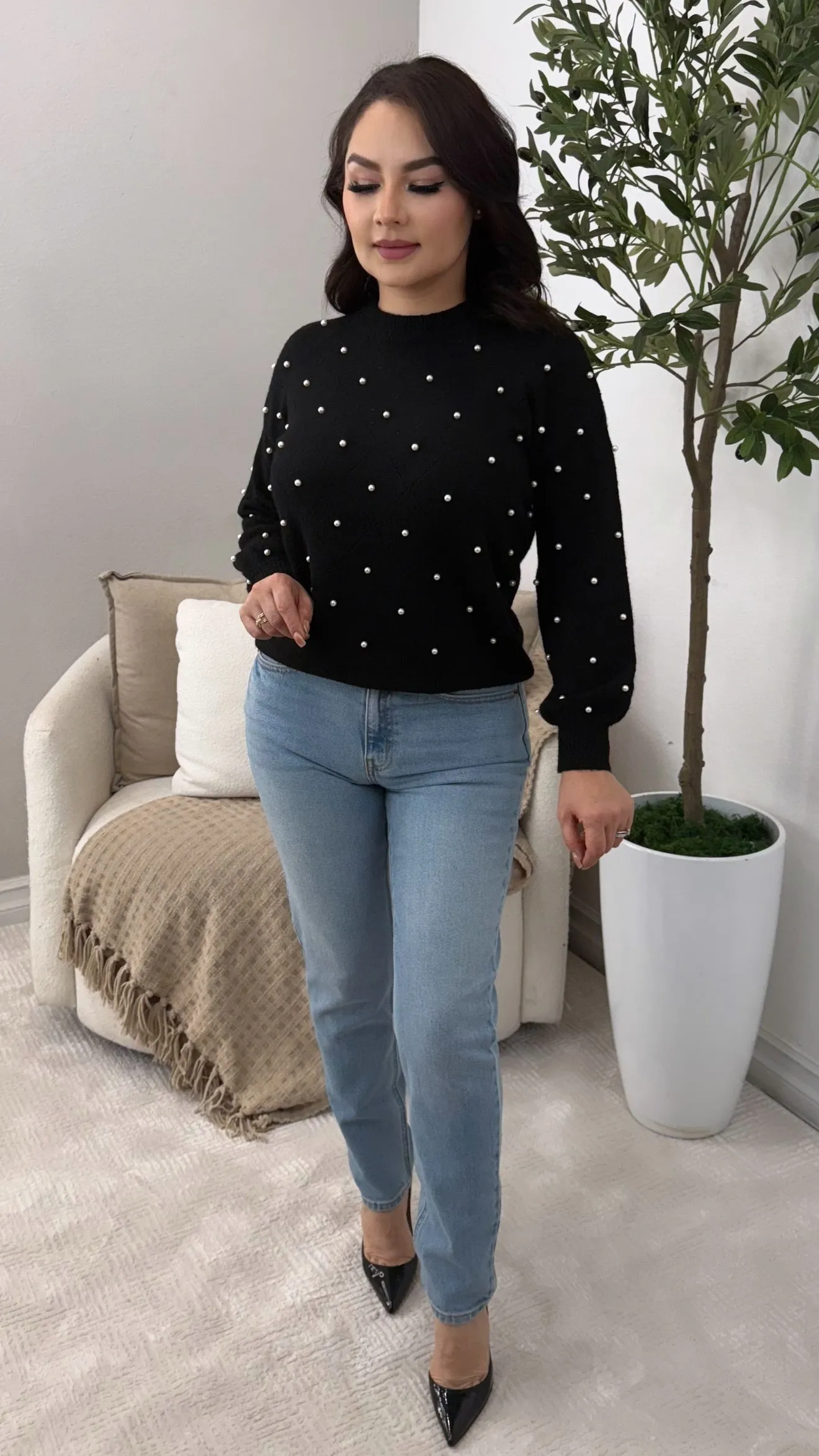 ASPEN BLACK SWEATER