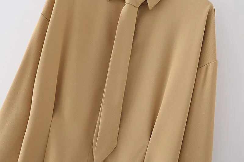 FITTED BLOUSE WITH TIE