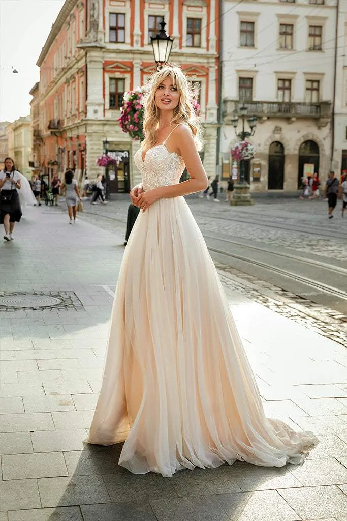 Gorgeous Ivory Wedding Dress