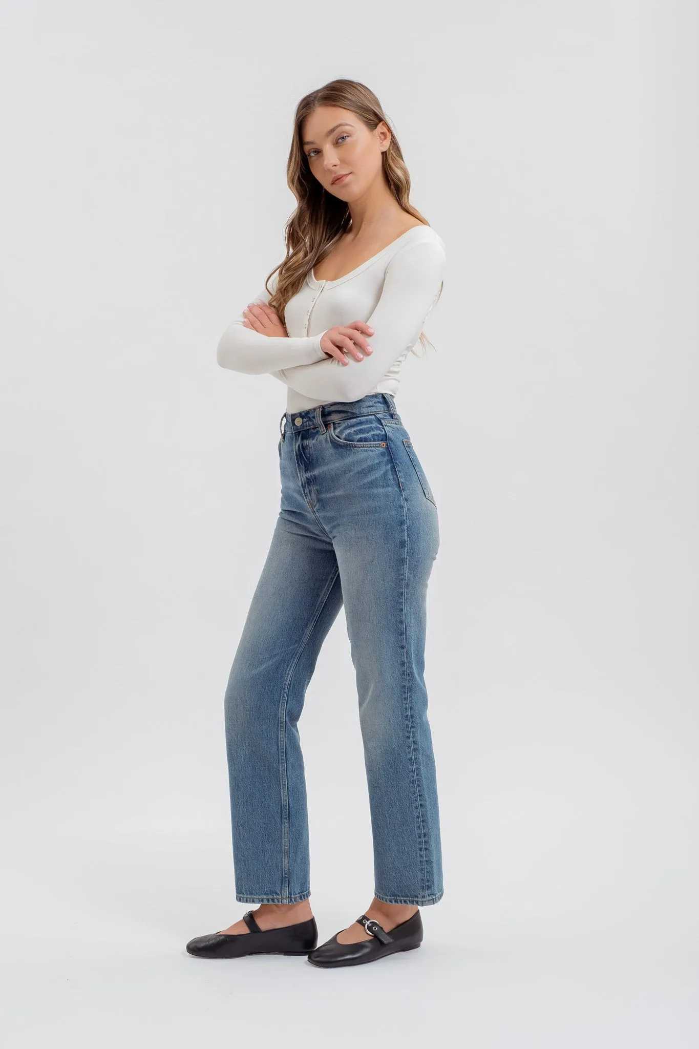 SCOOP NECK LONG SLEEVE HENLEY KNIT TOP