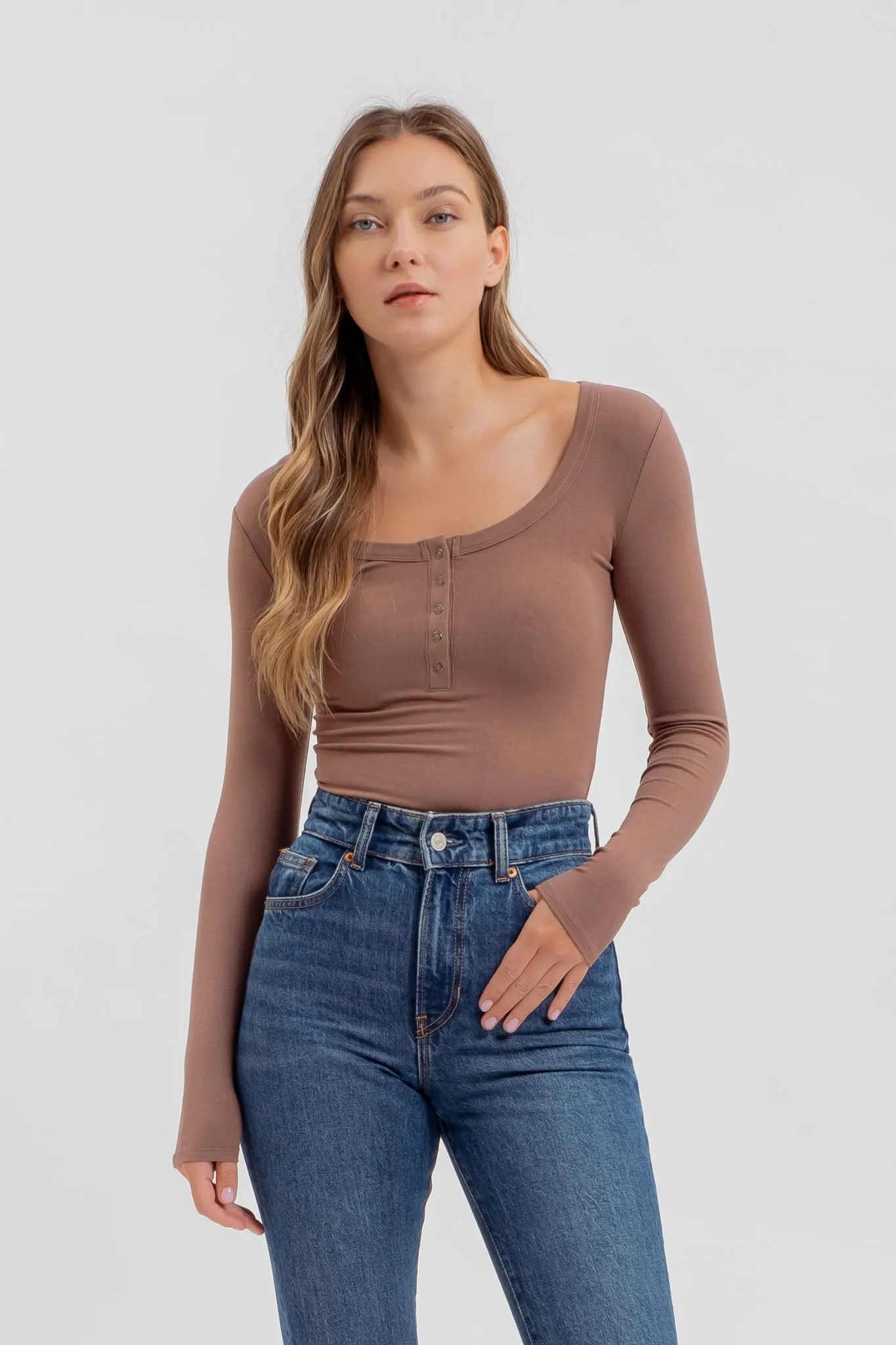 SCOOP NECK LONG SLEEVE HENLEY KNIT TOP