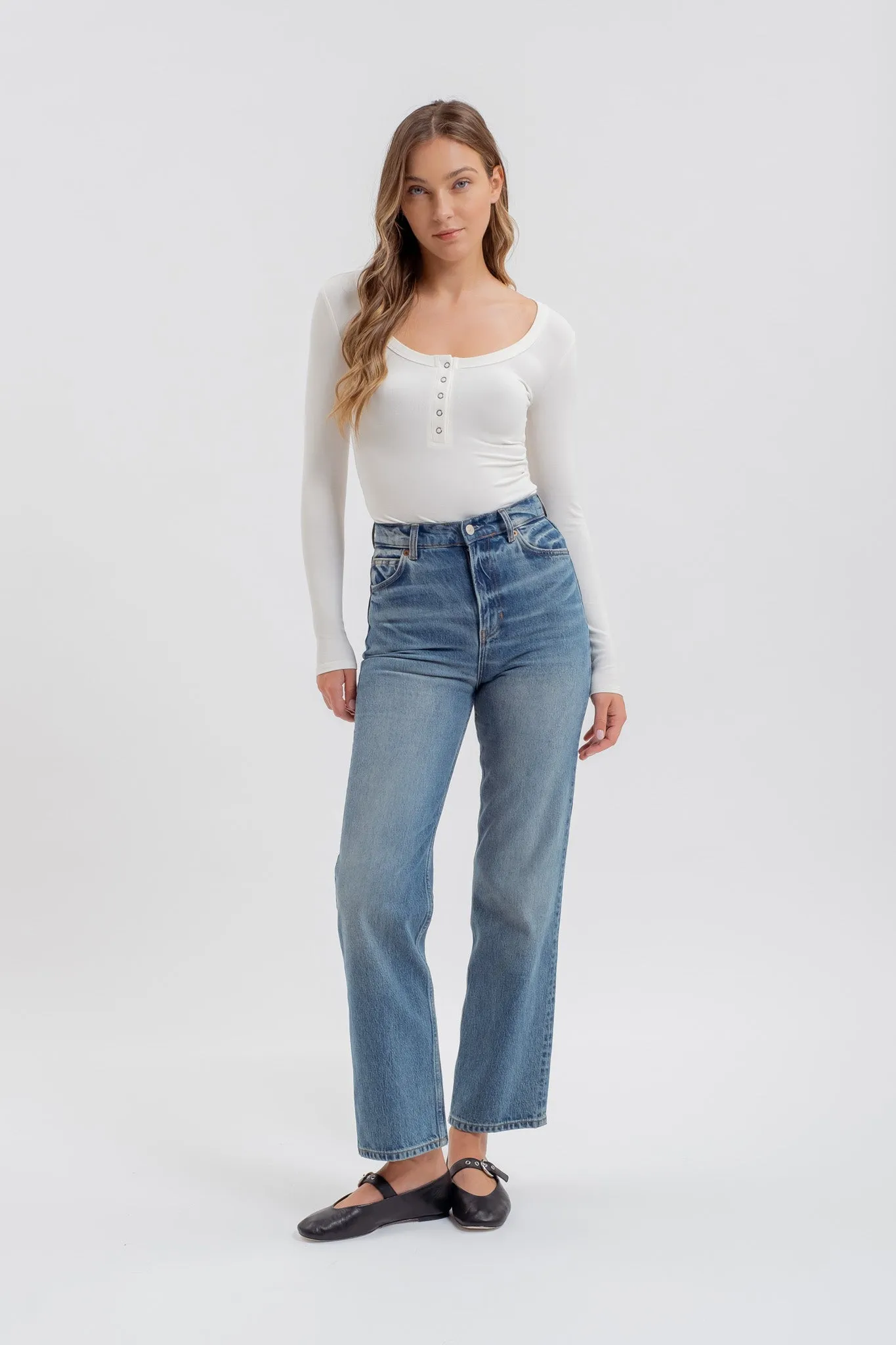 SCOOP NECK LONG SLEEVE HENLEY KNIT TOP