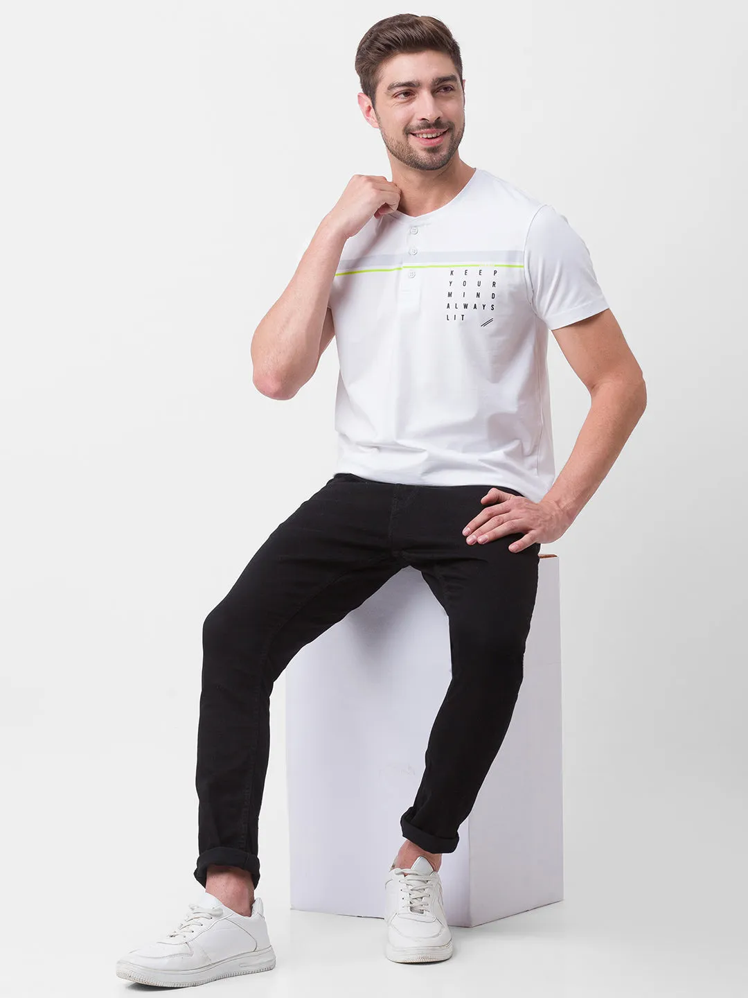 Spykar Black Cotton Slim Fit Tapered Length Jeans For Men (Kano)