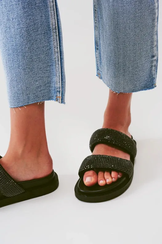 Sraight-Leg Jeans With Exposed Buttons And Ripped Knees